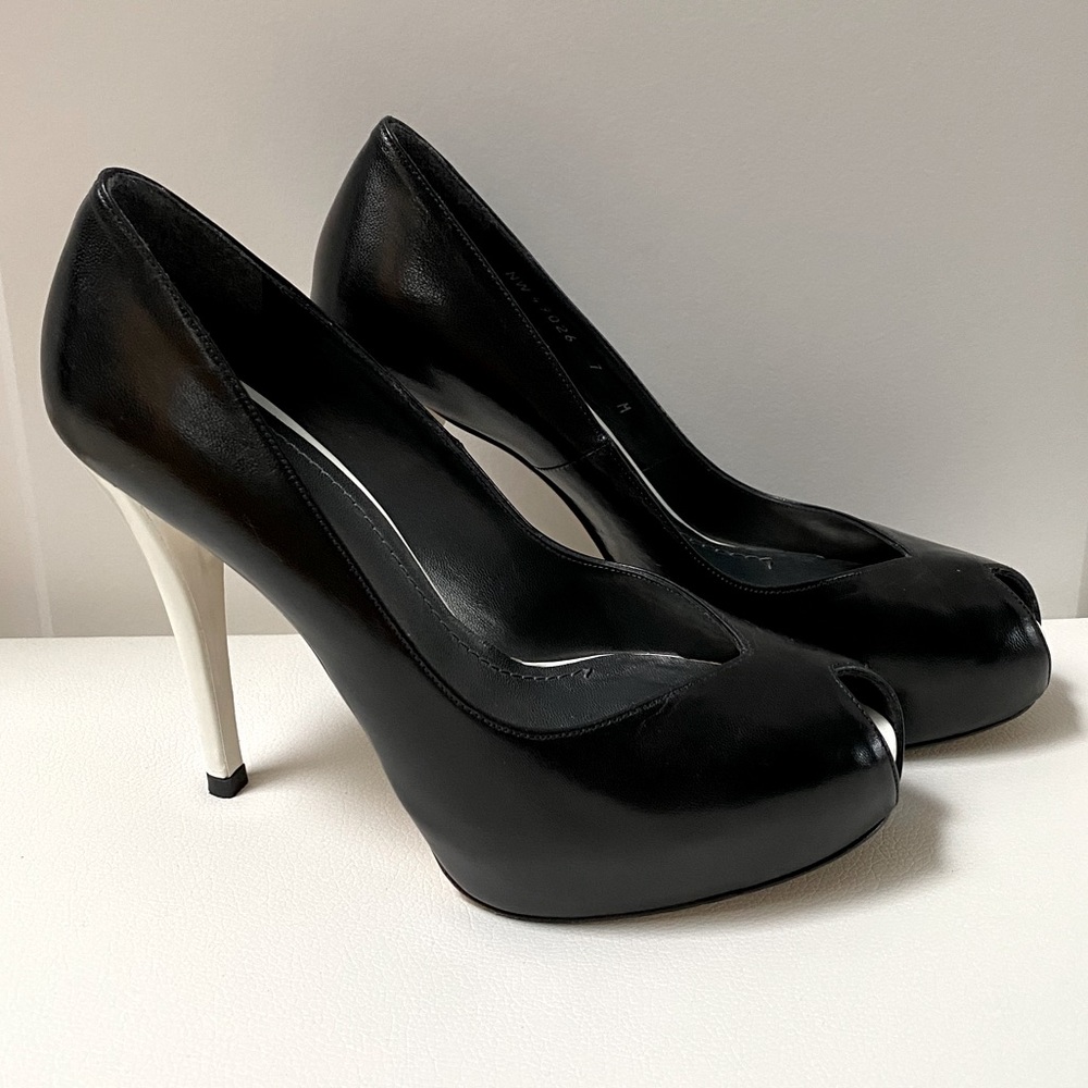 Stuart Weitzman Black/White Leather Stilettos sz 7